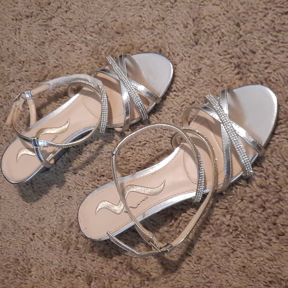 NINA KITTEN Sandle wedges